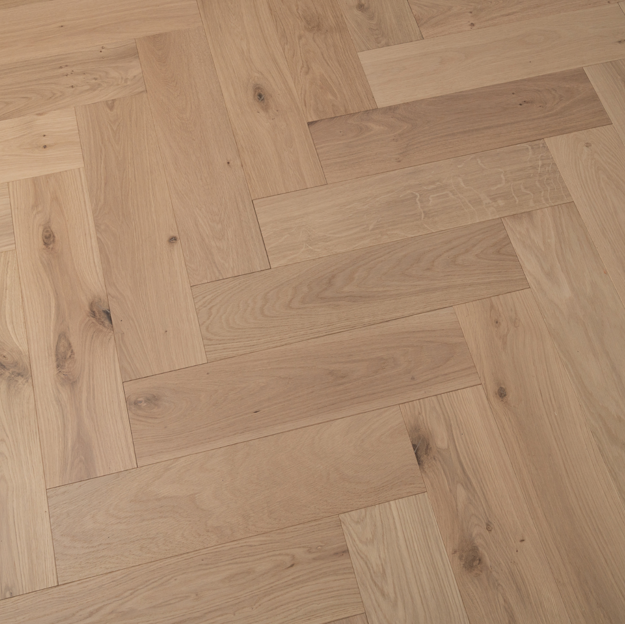 Invisible Finish Oak Engineered Flooring – Natural Raw-Timber Look