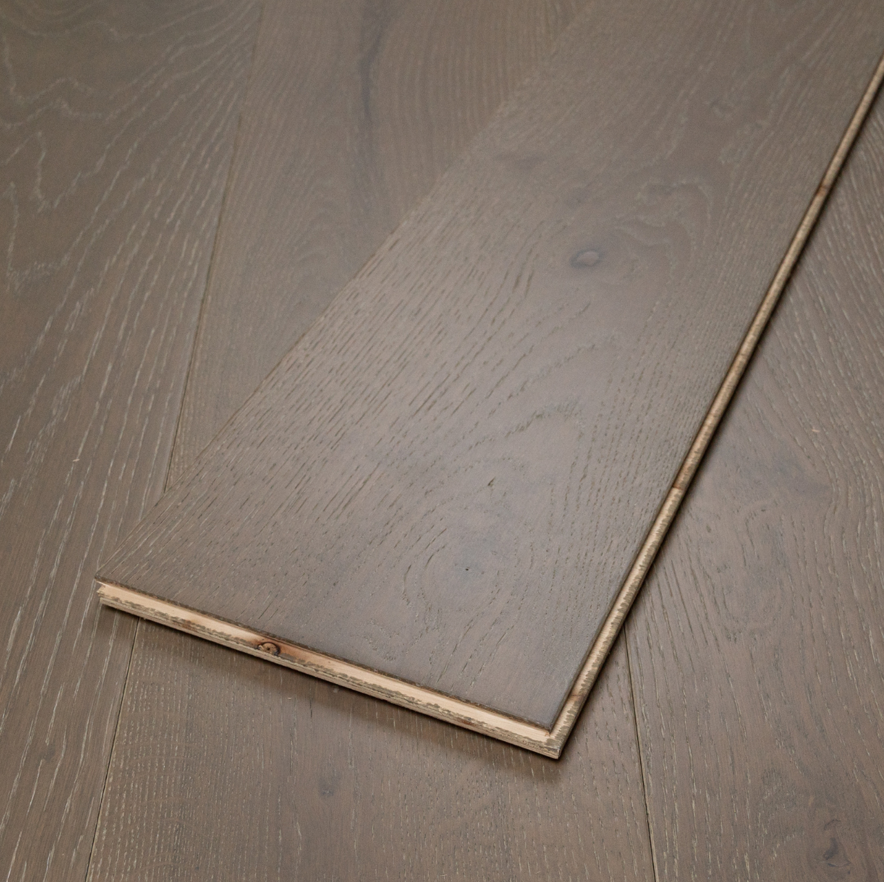 Grey Matt Lacquered Oak G2 Plank Flooring – Subtle Soft-Grey Oak Finish