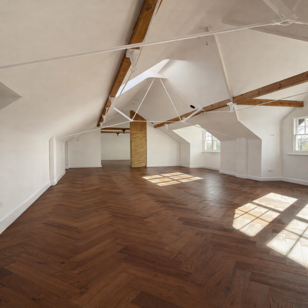 Antique Brown Oak Engineered Wood Flooring – Traditional Aged Oak Finish