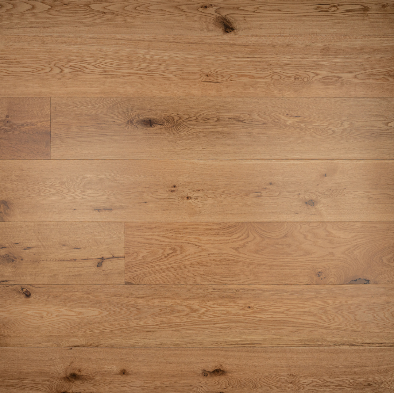 Lacquered Classic Oak Plank Flooring – Smooth Protective Lacquer