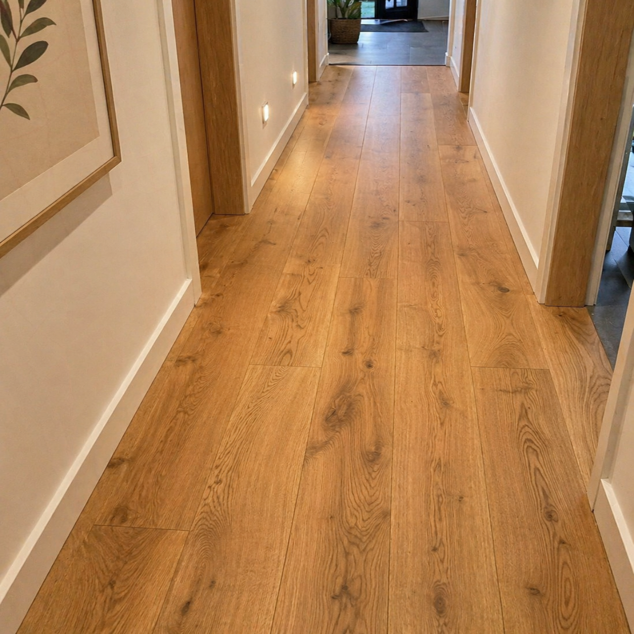 Oiled Rustic Oak Plank Flooring – Traditional Knotty Rustic Texture