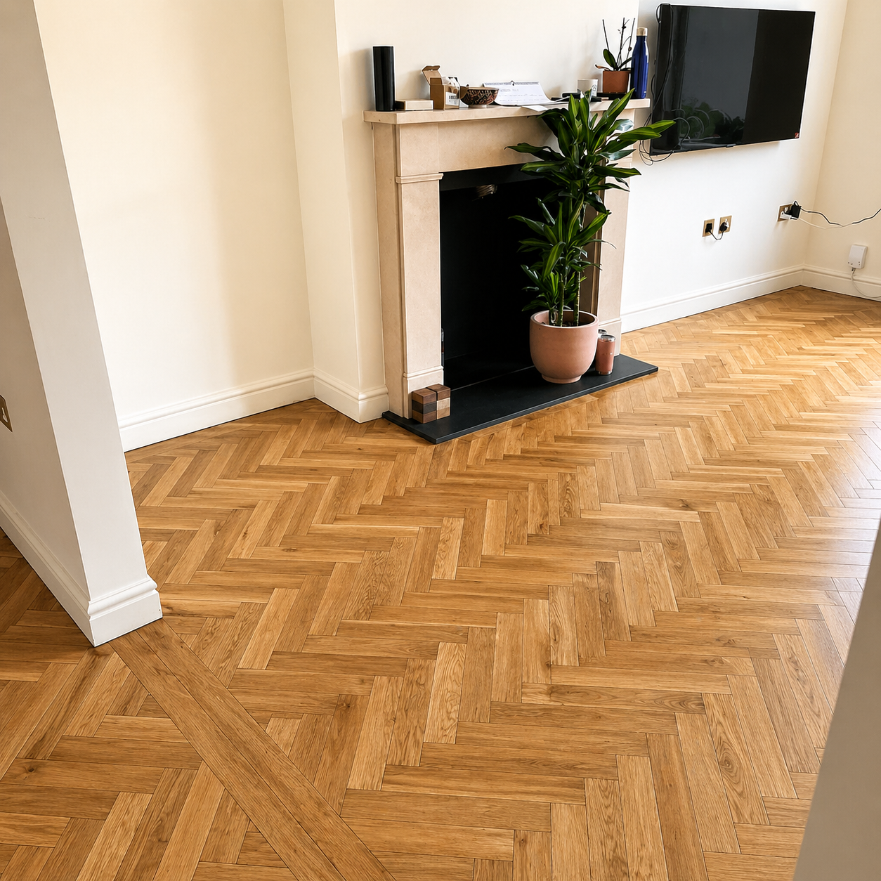 UV Lacquered Oak Engineered Wood Flooring Durable Ultra Protective Coating