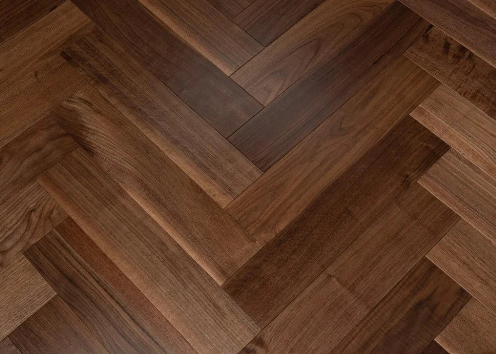 Walnut Herringbone UV Lacquered – 14/3 x 125 x 600mm | 28.5m² Clearance Batch